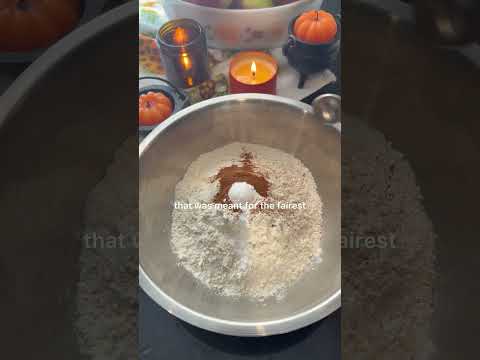 Golden Apple Cake inspired by Eris’s Apple of Discord 🍎