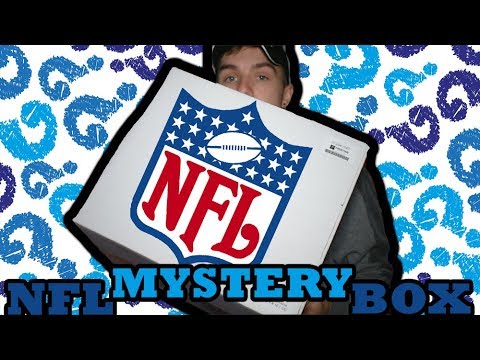 OPENING A NFL MYSTERY BOX.. H.O.F PULLED!