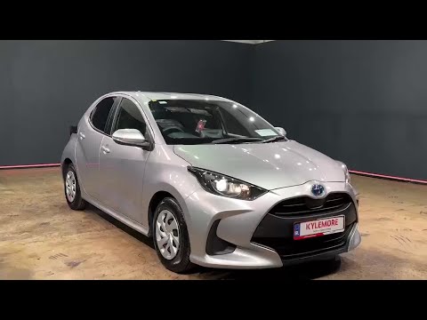 Toyota Yaris 1.5 HYBRID AUTOMATIC - CRUISE CONTROL - Image 2