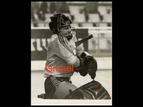 Homenaje del Oviedo Moderno C.F. al Club Patín Cibeles y al Longchamps de Voley