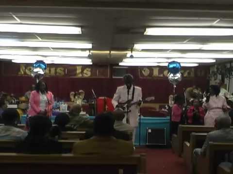 Freeman & the Sarasota Singers - "Jesus Went Away