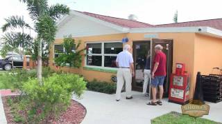 preview picture of video 'Palm Shores Riverview Diner'