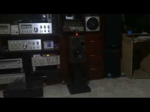 Sansui Au 207 amplifier onkyo d 202a II speaker with analog output led VU meter demo 2