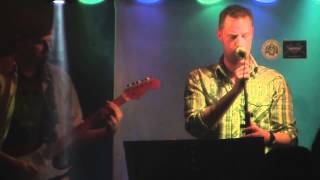 Turhuuden Markkinat - Asserin kapakkaan