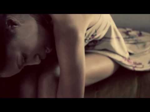 Nia Andrews - Colours (official video)