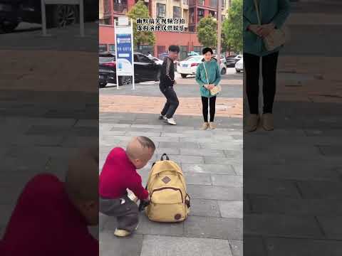 The man who snatched the bag was frightened. The cry of the child in the bag turned out to be th