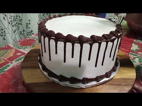 Chocolate Oreo Drip Cake