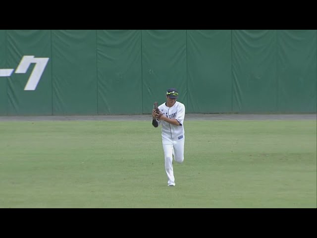 【ファーム】タイミングよくジャンプ!! ライオンズ・金子侑司 最後は好守備で試合を締める!!  2023年9月23日 埼玉西武ライオンズ 対 横浜DeNAベイスターズ