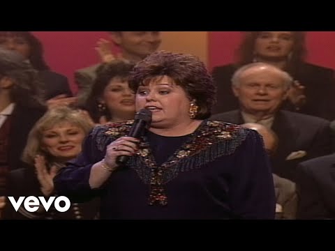 Bill & Gloria Gaither - I Believe in the Old Time Way [Live] ft. Sue Dodge