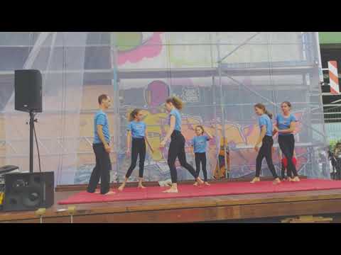 Akrobatische Choreografie Irgendwas bleibt