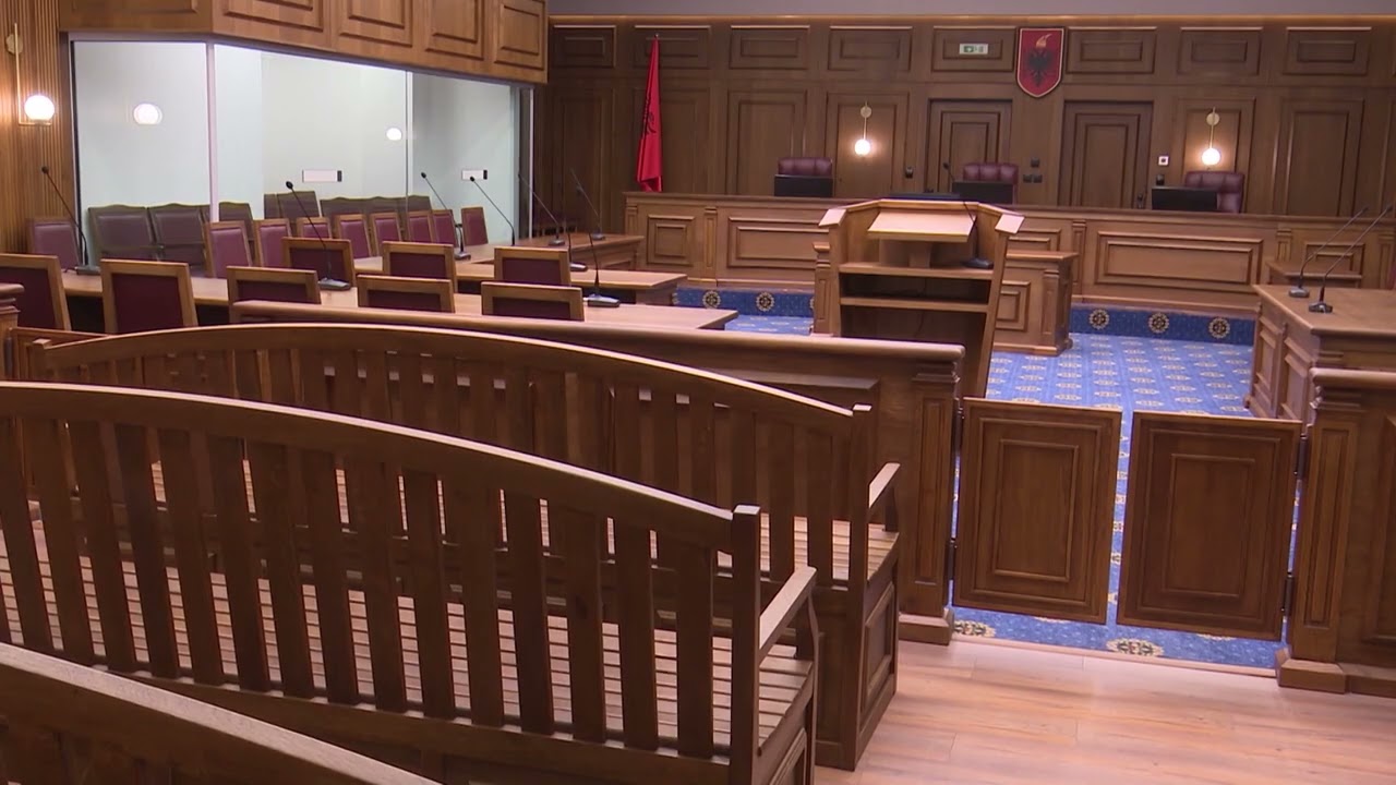 Seanca ndaj Laert Haxhiut/Xhuliano Xhaferraj dhe Leonard Bashaliu dëshmojnë në GJKKO për vrasjen e vëllezërve të tyre 