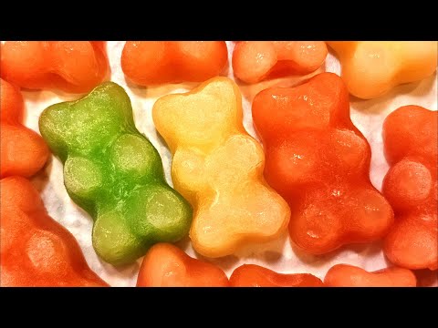 WE TRIED THE VIRAL FROZEN GUMMY BEARS!