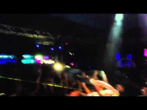 Bain de foule pour Benjamin des Anges 5 - Christie's - Orlé