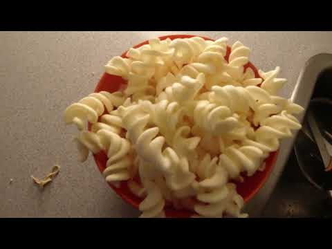 MongoTV_9239 - SPISER POSE CHIPS FREDAG EFTERMIDDAG IMENS UPLOADER VIDEO TIL YOUTUBE