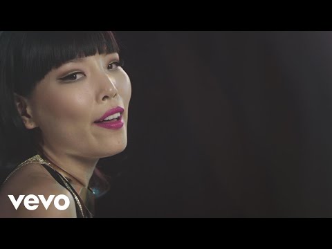 Dami Im - There's a Kind of Hush (All Over the World)