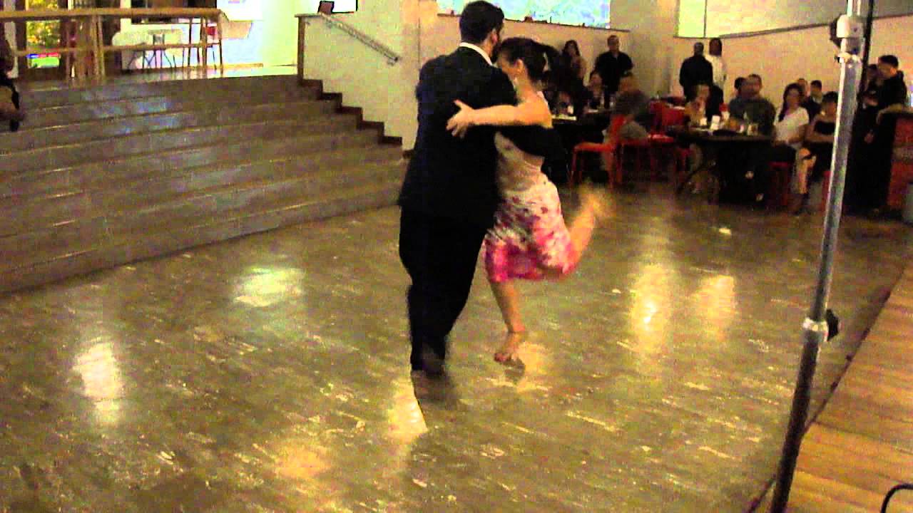 John Zabala y Laura Vargas Bailando: Milonga vieja milonga ( Juan D´Arienzo)