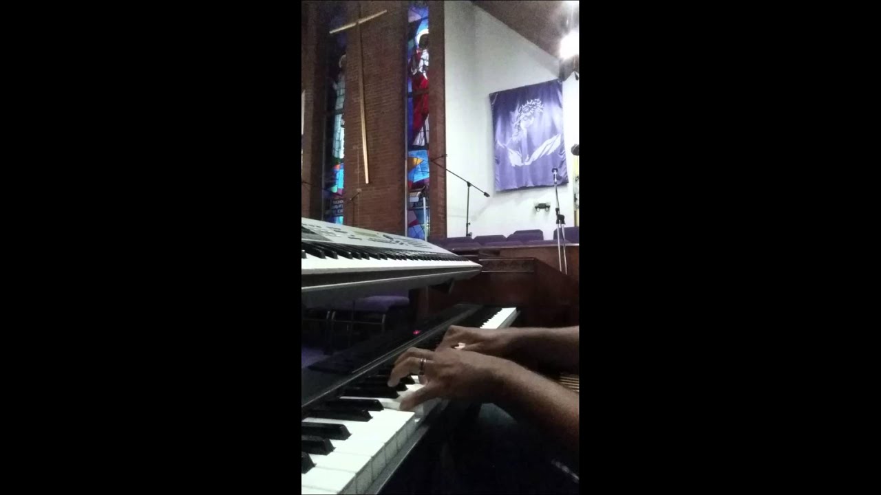 Hire Organist and Pianist Available Organist in Central Islip, New York