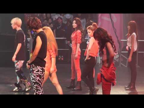 Hyoyeon, sooyoung, Yuri, Yoona, VIctoria & Luna Dance Battle @ SMTOWN NYC 10/23