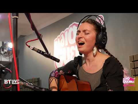 Luiza Zan- 'Teardrop' la BTLive @Guerrilive Radio Session