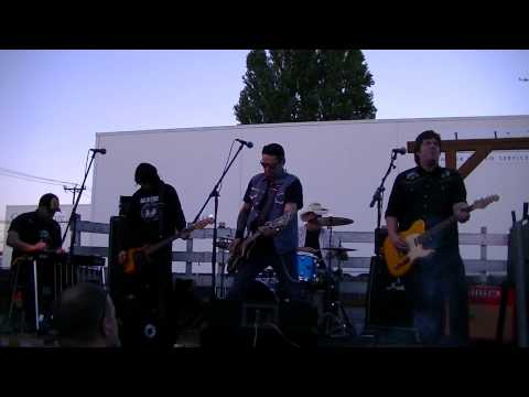 Redneck Girlfriend - Live @ Hillbilly Headbanger's Ball!