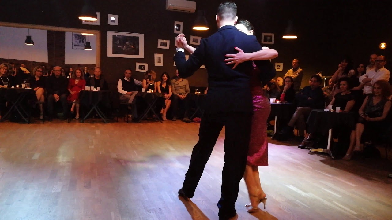 Dennys Fernandez e Matilde Beccaria - Tango Loft - Carlos Di Sarli - 1/4