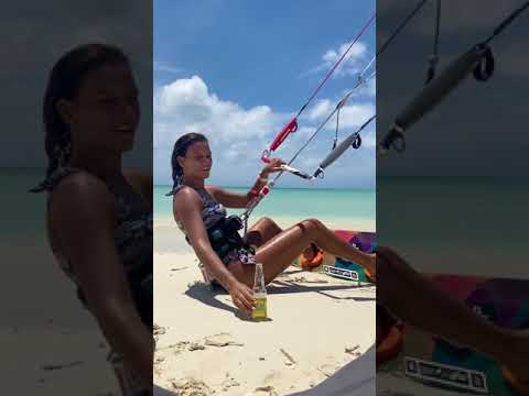 How Kitegirls start their Kitesurfing session 🏝👙