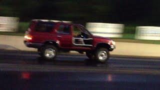 preview picture of video 'Turbo 3.4 4Runner drag race 1000' Centerville Dragway'