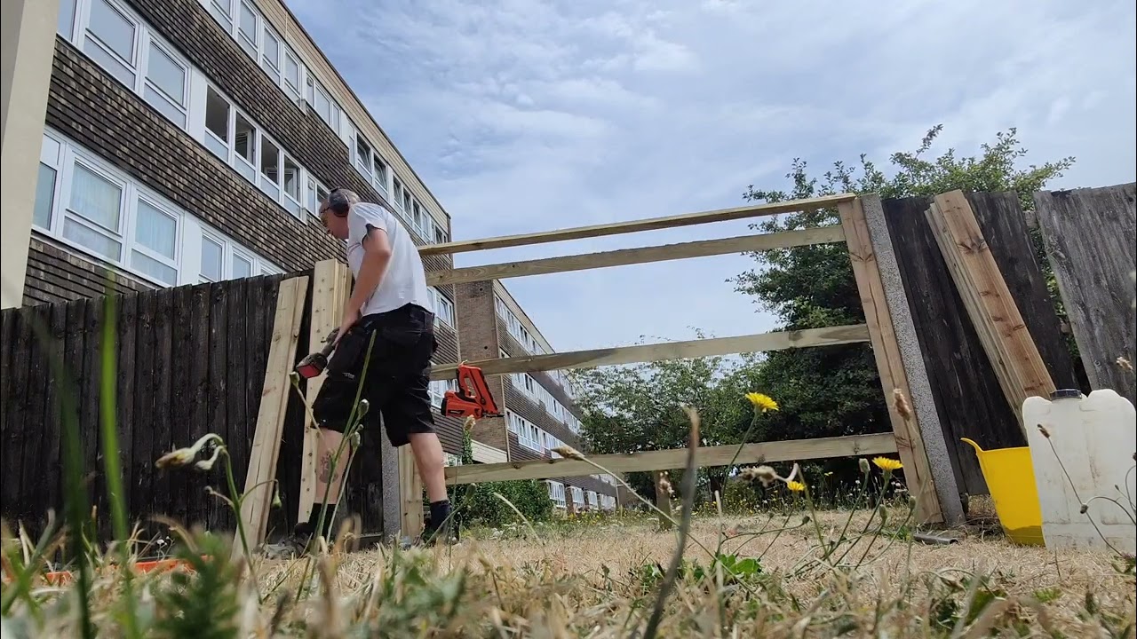closeboard fence to existing concrete posts