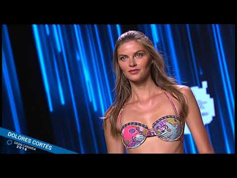 DOLORES CORTES EN LA SEMANA DE LA MODA BAÑO DE GRAN CANARIA
