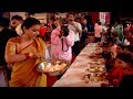 Kajol Serves Bhog At Durga Puja Pandal Video