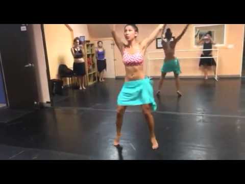 HAAVITIVITI danced by Leolani