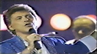 Frankie Valli and the Four Seasons - STREETFIGHTER - LIVE