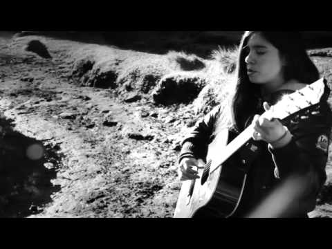 UN AUDIFONO TU, UN AUDIFONO YO - JAVIERA MENA