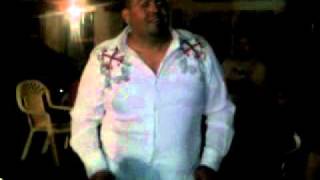 vaquero norteño,,juan tocando con la banda