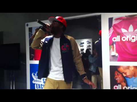 Black Cobain Performing "Spillionaire"