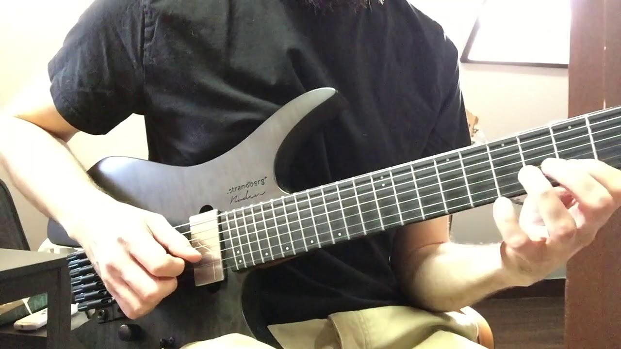 Roberto Barlocci demonstrating a hybrid picking lick, combining pick and fingers on electric guitar