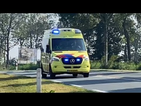 A0 | Urk 25-118 met Spoed naar een Medische Noodsituatie op Urk | Ambulance |