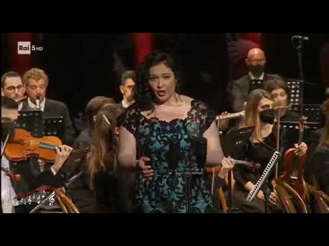 Soprano Daria Masiero sings Vissi d’arte from Tosca G. Puccini