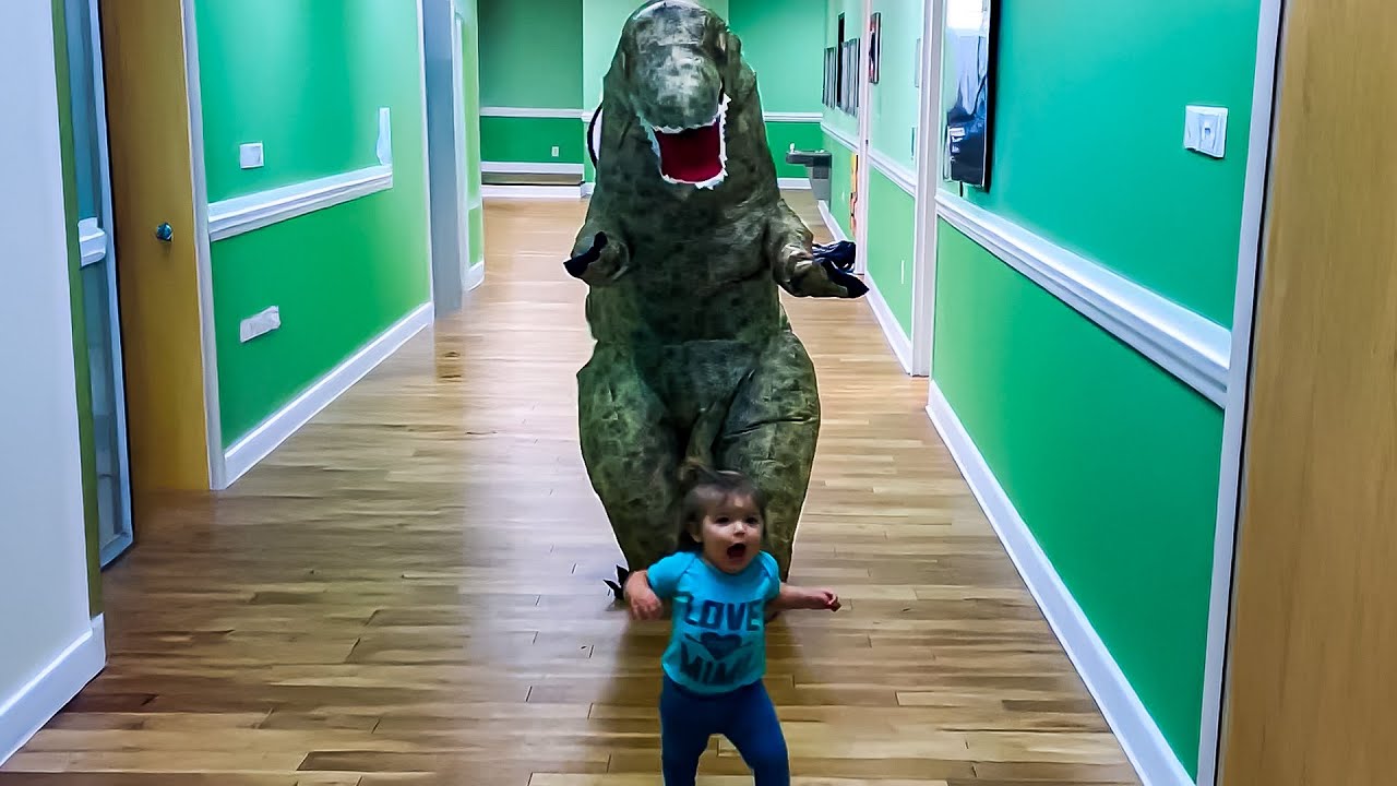 Funniest Halloween Scares 🎃 Best Kid Reactions