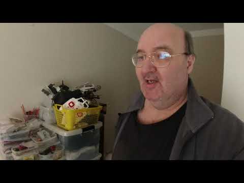 MongoTV_5923 - SKIFTER LAMPE PÅ MIT DRONE BORD I SOVEVÆRELSE