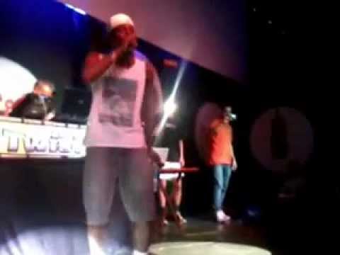 Mc Ge Nego Bala no Espaço nobre.