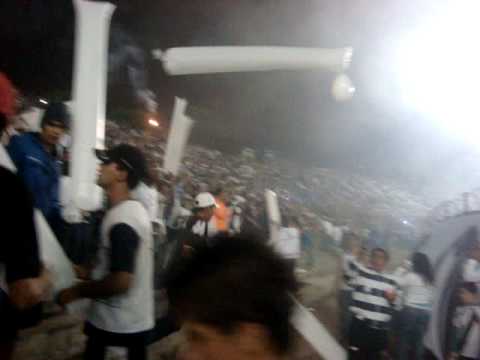 Brasiliense x Vasco 25/08/09 - Torcida na entrada do time em campo
