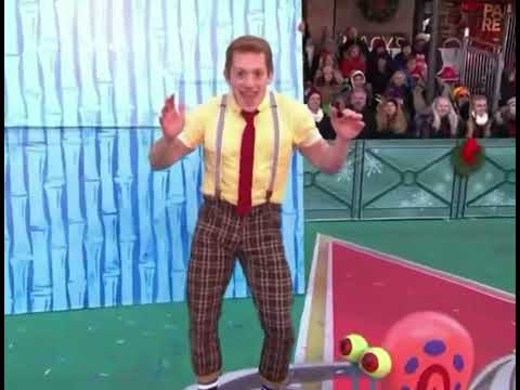 Ethan Slater performs The SpongeBob Musical song at thanksgiving day parade