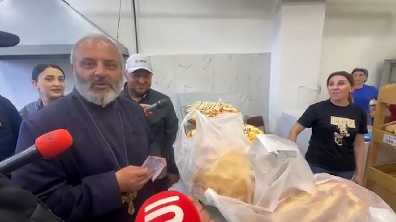 Համեցեք Սրբազան ջան. հացի խանութում հյուրասիրություն արեցին