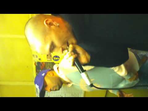 MC Vapour, Mc Kie, Deejay Deano, Linyl Vong and all the crew involed for the Slimbubba birthday set on Force 106 5fm