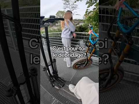 Elle me demande de débrider son vélo, je lui bride encore +🤣🤣#debrider #loi #reglementation #hero￼