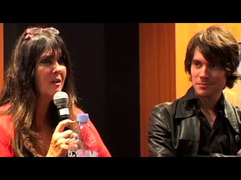 DANS LES GRIFFES DE LA HAMMER - Rencontre avec Caroline Munro et Nicolas Stanzick (Strasbourg, 2008)