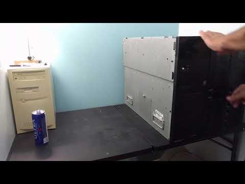 IBM Netfinity 7000 runs Minecraft