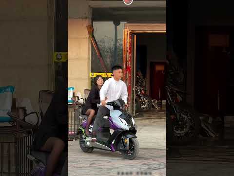 Bu Çocuk Bir Kızın Önünde Motosikletle Hava Atmak İstedi 😂