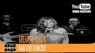 Martha Reeves Live- Dancing In The Street & Motown Medley